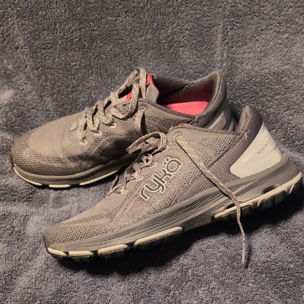 NWOT ⭐ Ryka's Devotion X TR Trail Walking Shoes